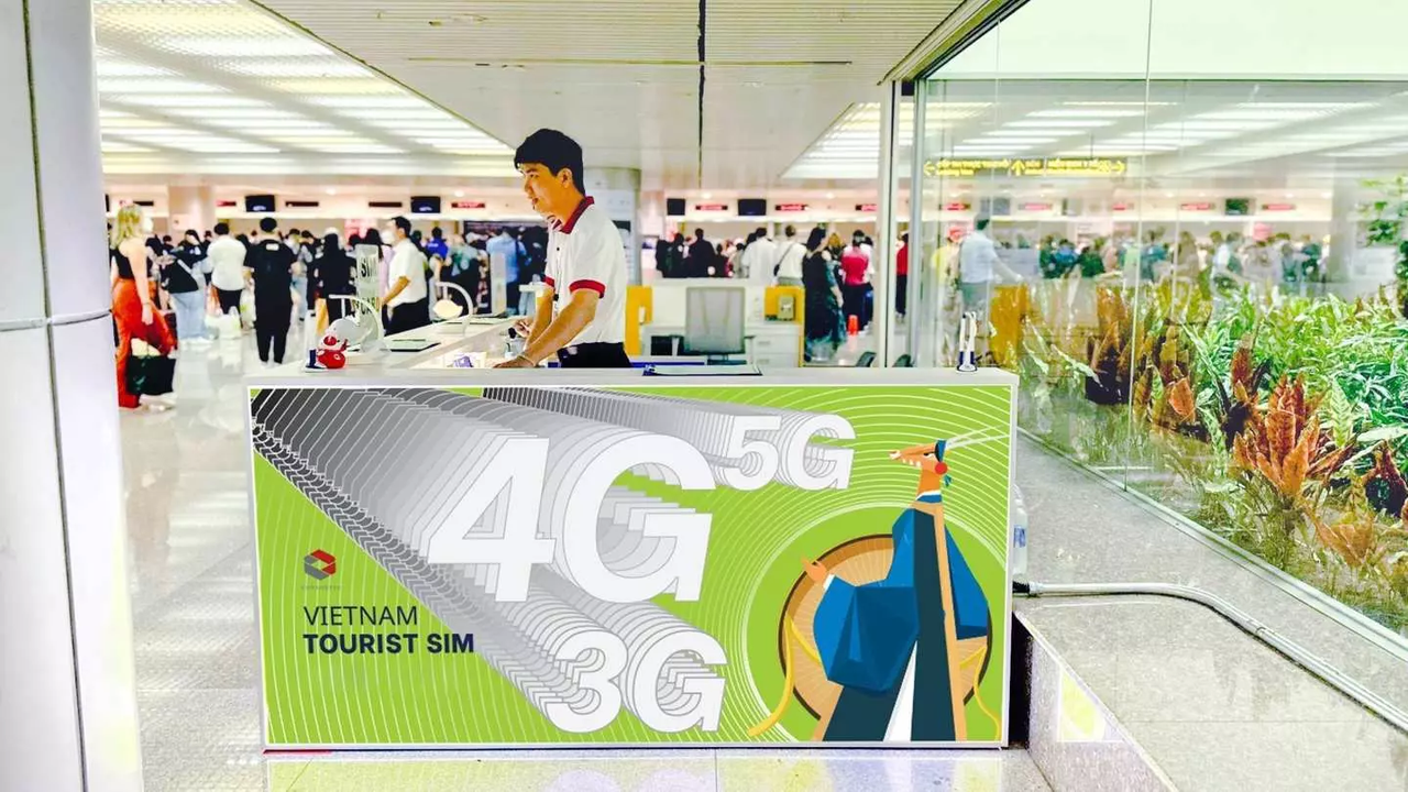 Buy Vietnam sim cards at the airport